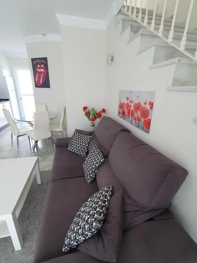 Beautiful House In Elviria, With 2 Bedrooms, 2 Swimming Pools, Sauna, Jacuzzi, Gym, Wifi Μαρμπέλλα Σπίτι διακοπών