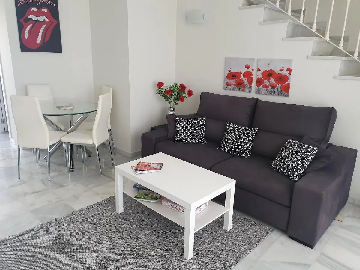 Σπίτι διακοπών Beautiful House In Elviria, With 2 Bedrooms, 2 Swimming Pools, Sauna, Jacuzzi, Gym, Wifi Μαρμπέλλα