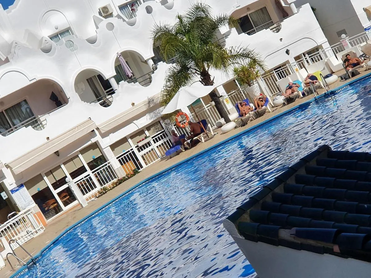 Beautiful House In Elviria, With 2 Bedrooms, 2 Swimming Pools, Sauna, Jacuzzi, Gym, Wifi Marbella Holiday home